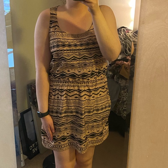 Fun Patterned Dress - Picture 3 of 8